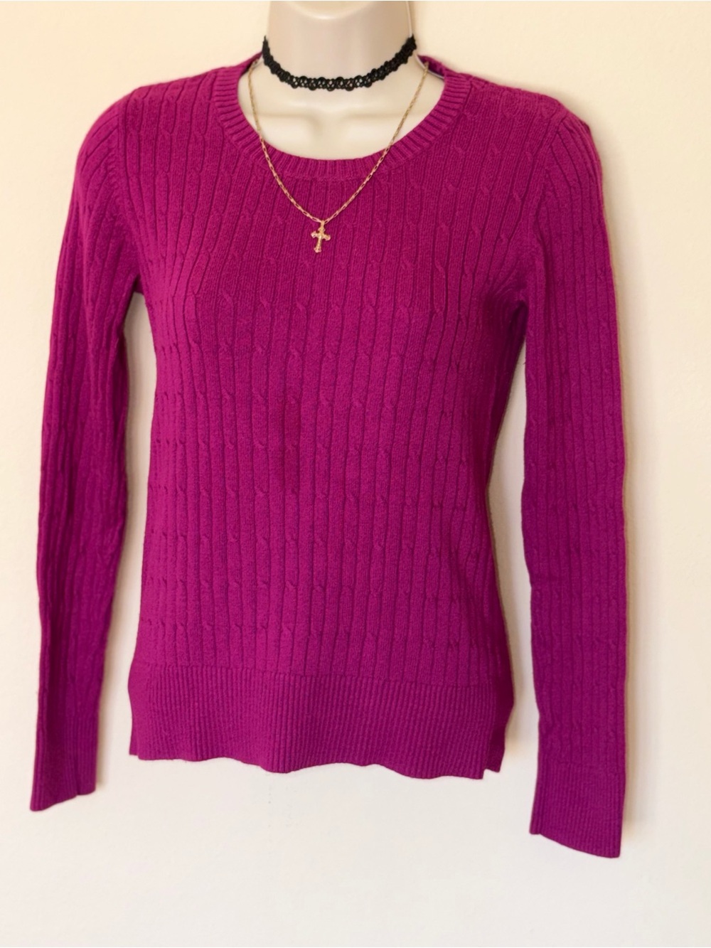 Versona Cable-Knit Crewneck Sweater - Fuchsia Pink - Picture 6 of 9